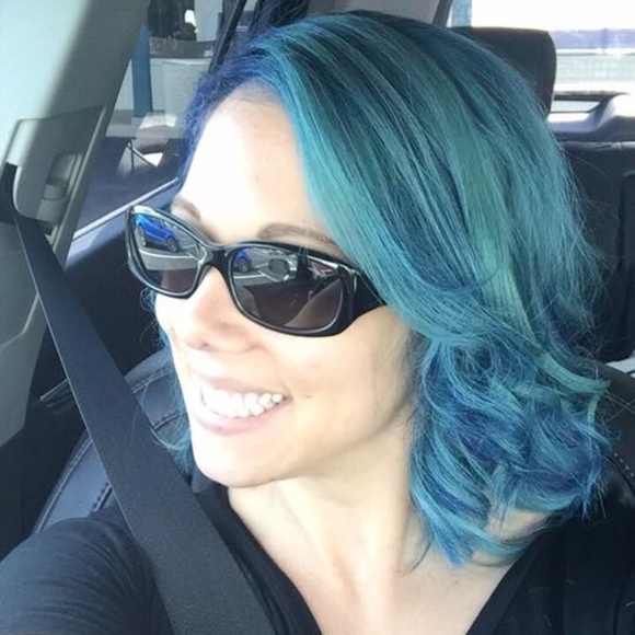 Meet your Posher, Tiffany - Picture 3 of 4